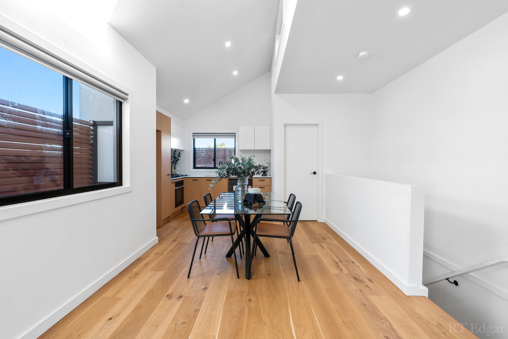 Property Gallery Thumbnail 3