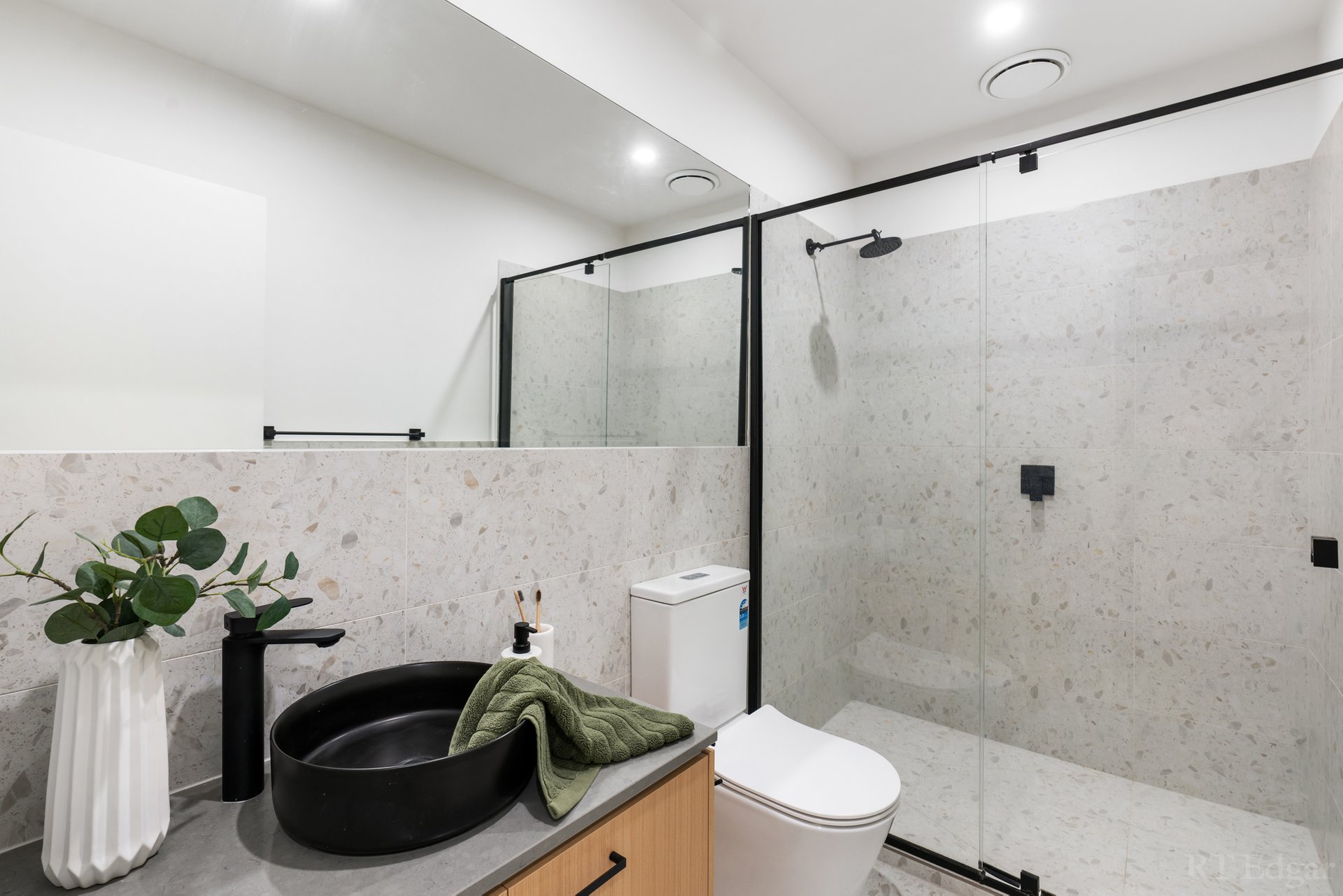 Property Gallery Thumbnail 8