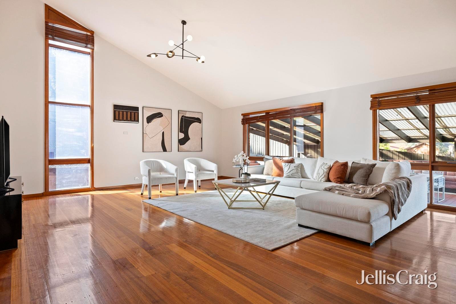 61 Pine Hill Drive, Doncaster&nbsp;East image 8