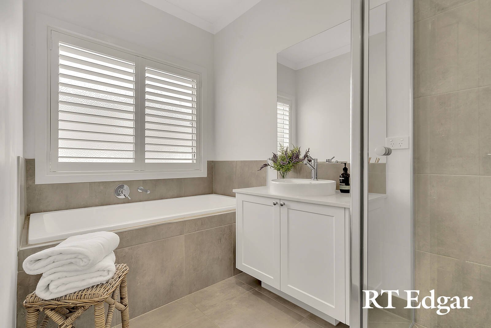 Property Gallery Thumbnail 17
