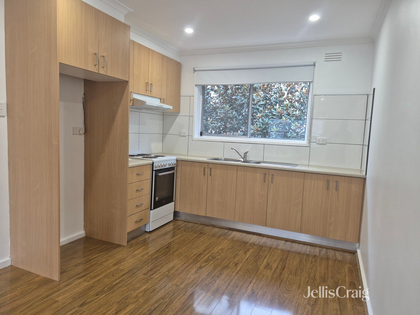 6/1 Washington Street, Essendon image 4