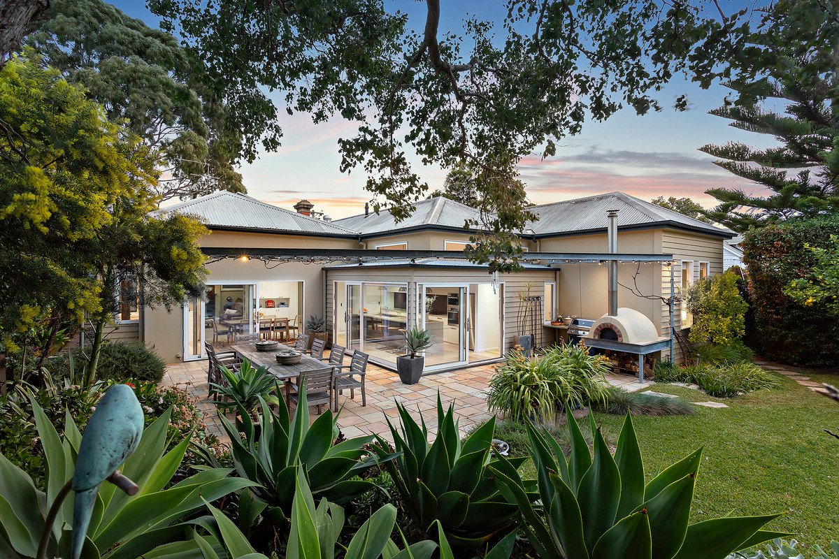 61 Weybridge Street, Surrey Hills image 12