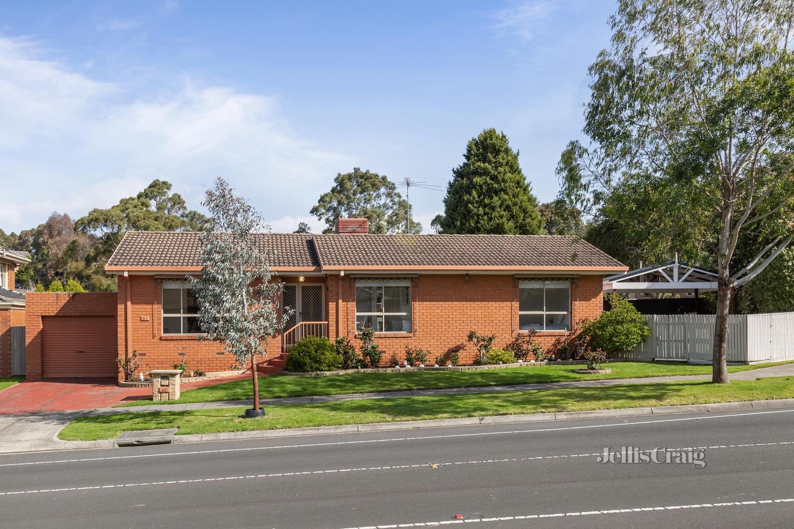 61 Whalley Drive, Wheelers Hill image 1
