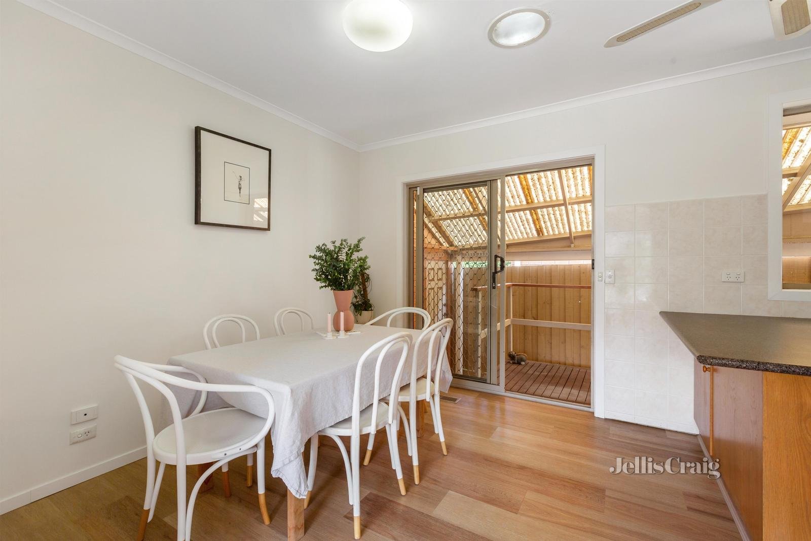 61 Whalley Drive, Wheelers Hill image 4