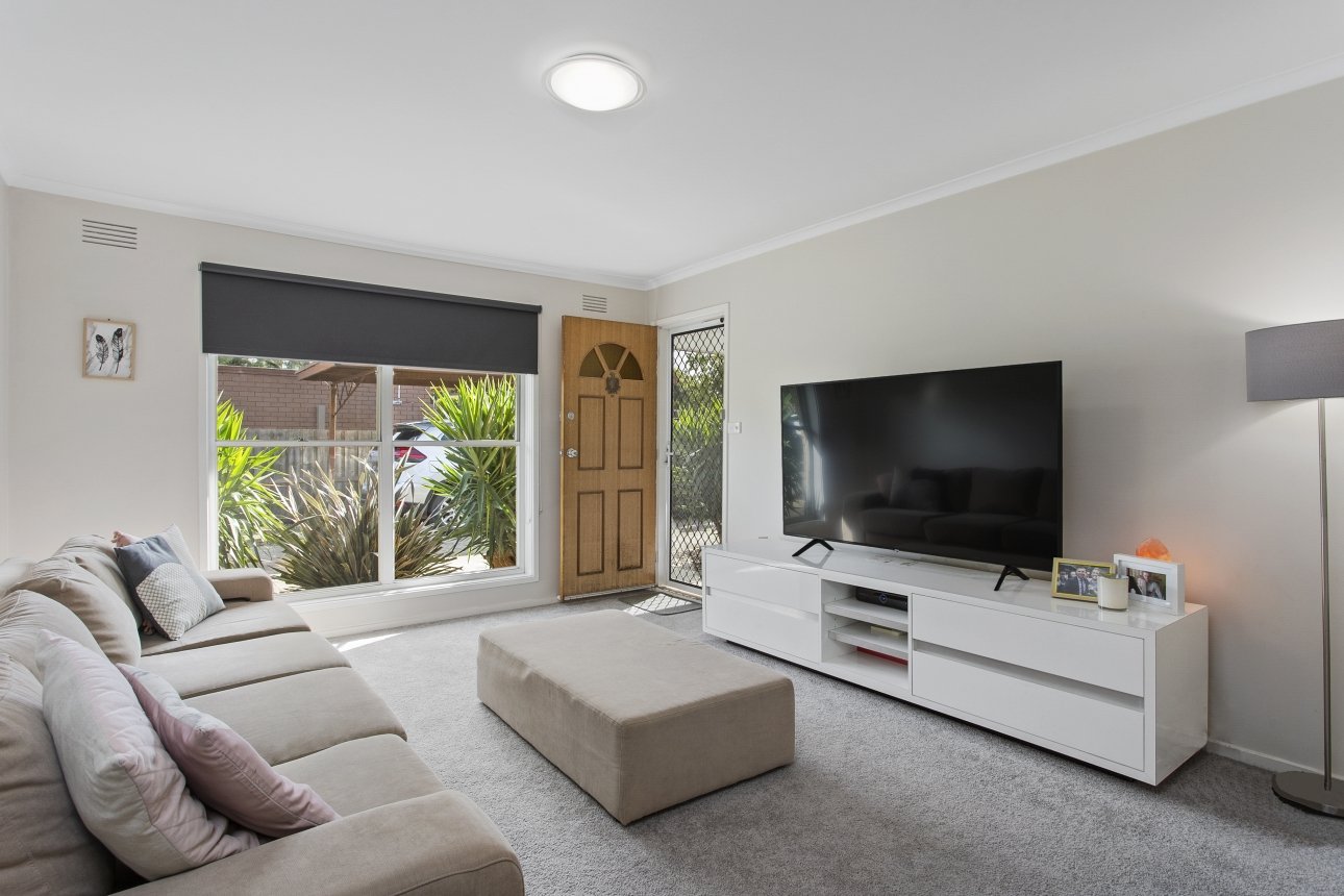 6/10 McNabb Avenue, Geelong West image 2
