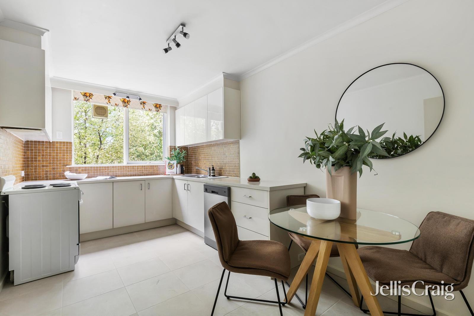 6/10 Park Street, Malvern image 3