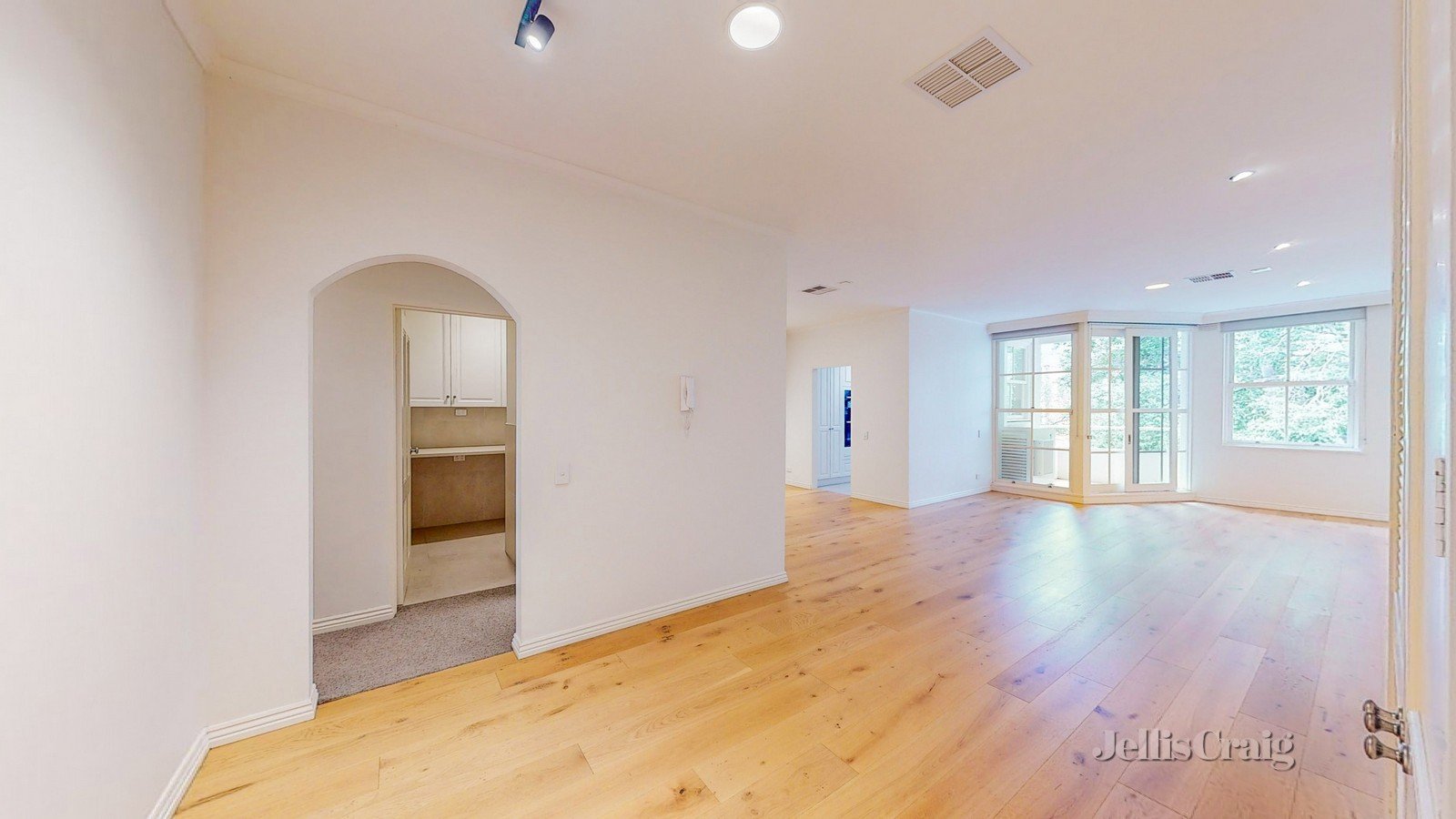 6/101 Caroline St, South Yarra image 3