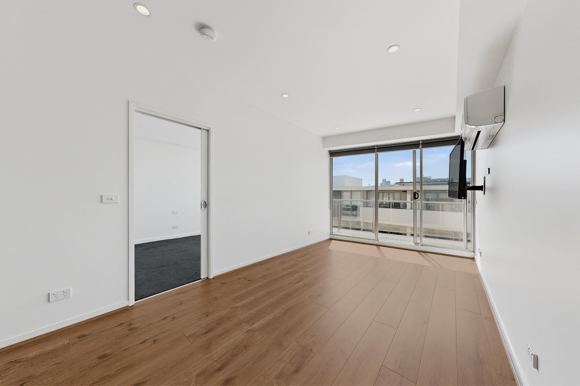 610/54 Nott Street, Port&nbsp;Melbourne image 2