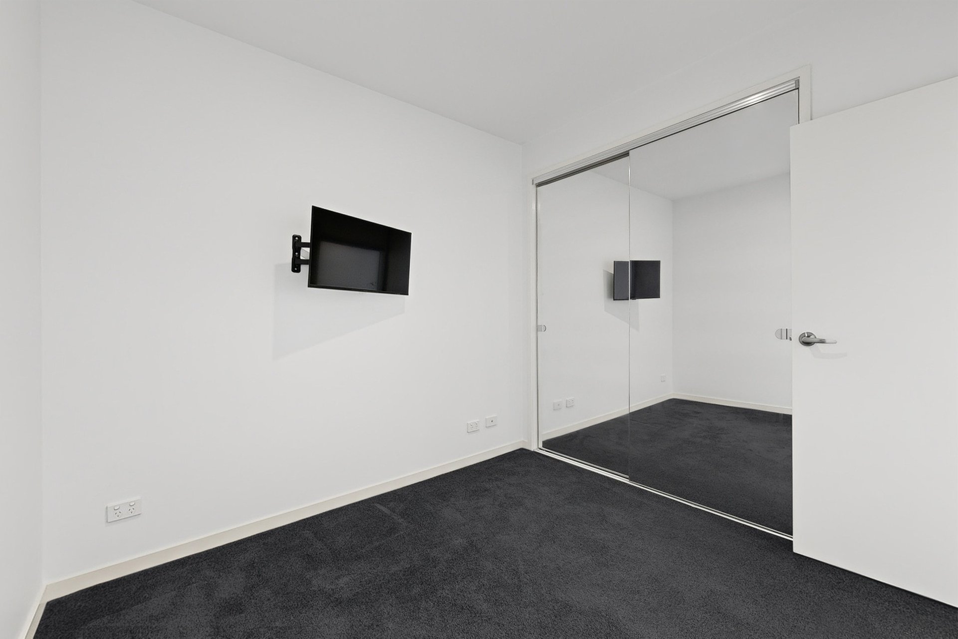 610/54 Nott Street, Port&nbsp;Melbourne image 9