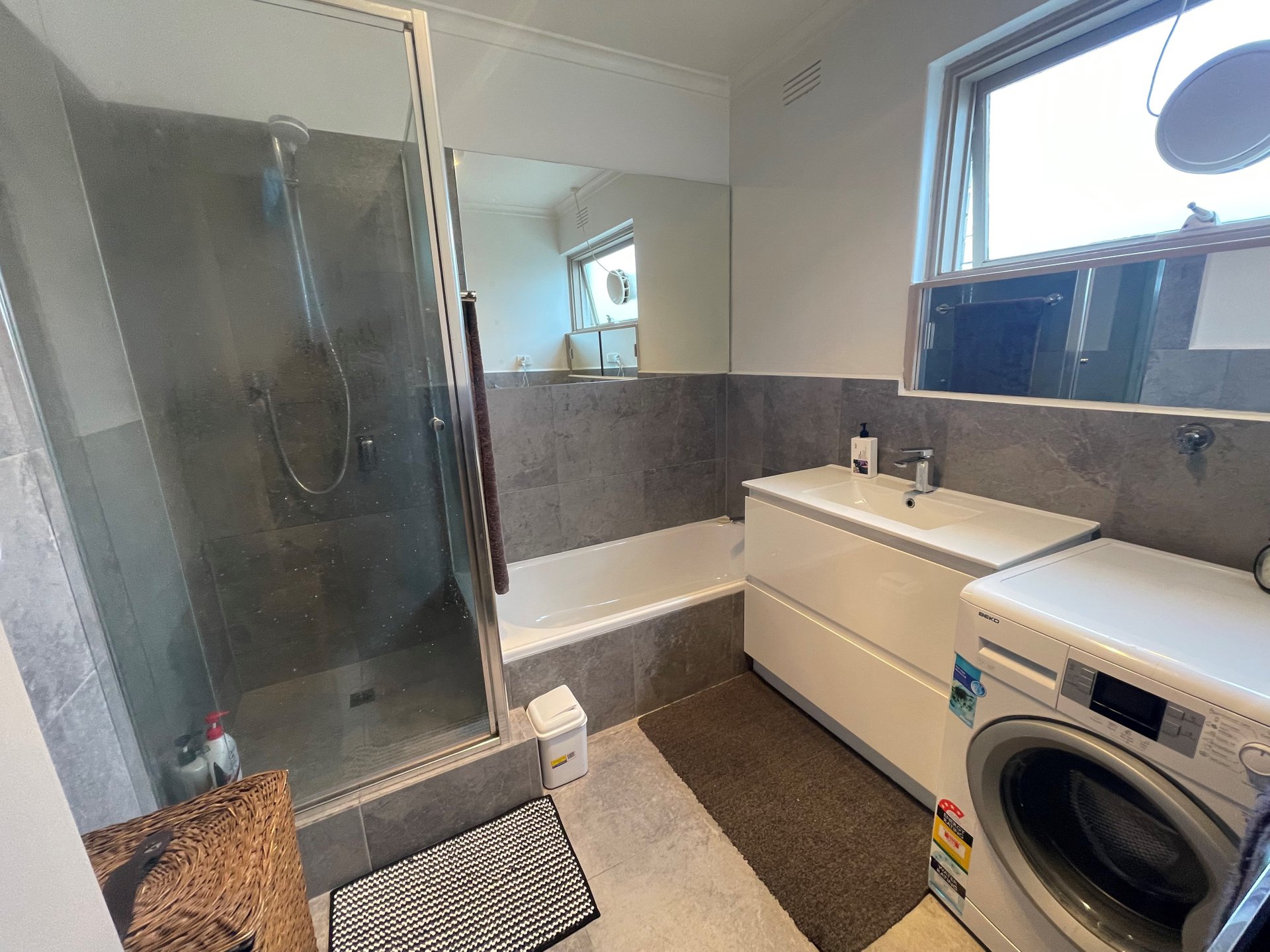Property Gallery Thumbnail 6