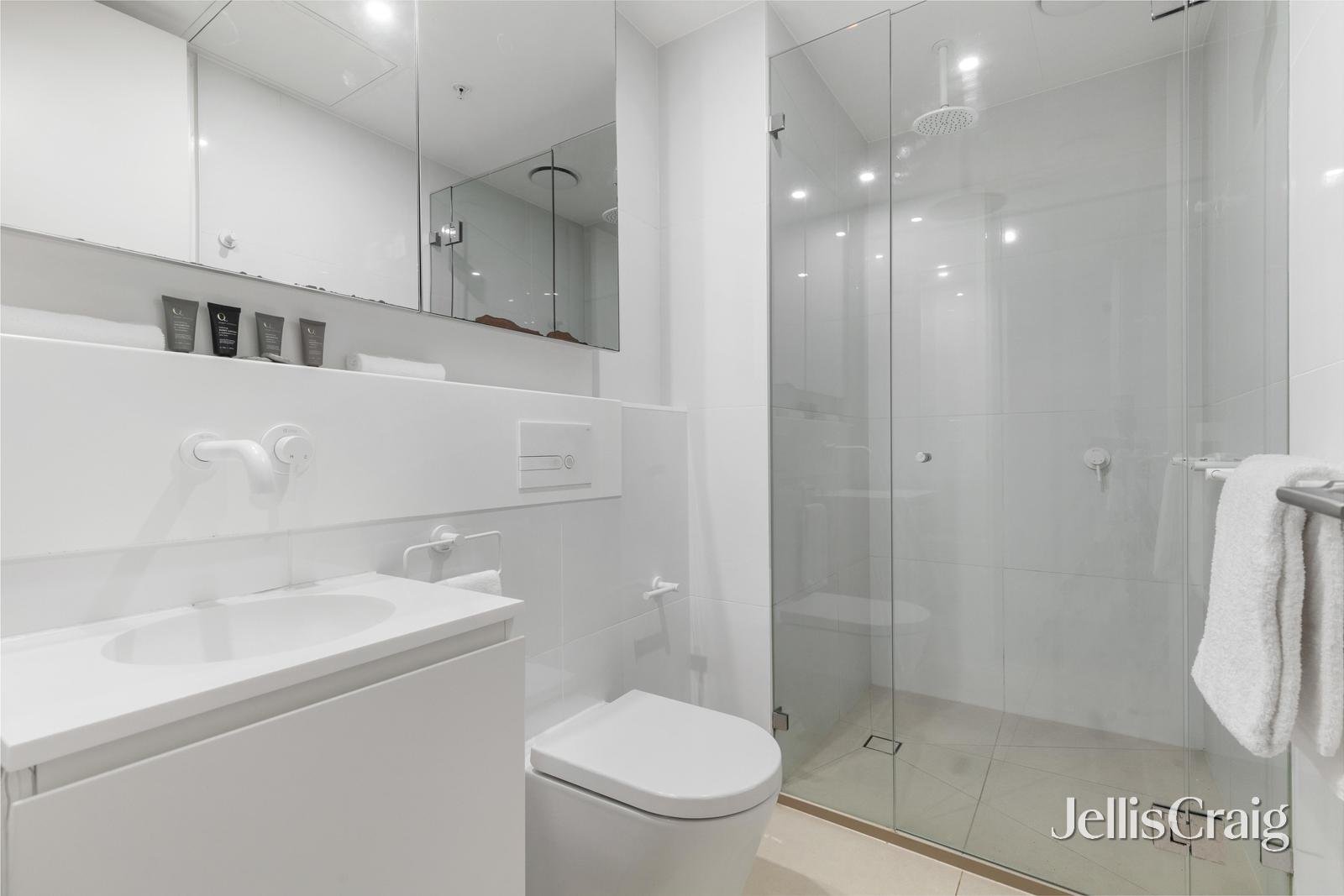 610/7 Claremont Street, South Yarra image 5