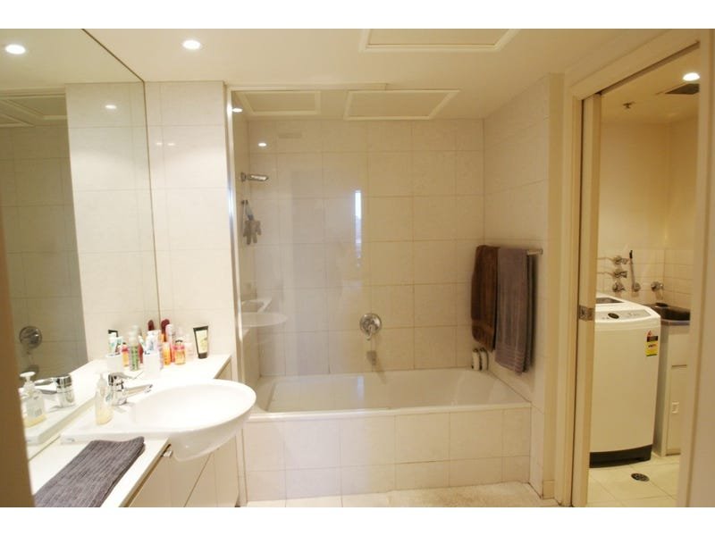 610 / 80 Clarendon Street SOUTHBANK