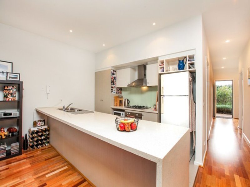 6/11 Berry Street, Yarraville image 3