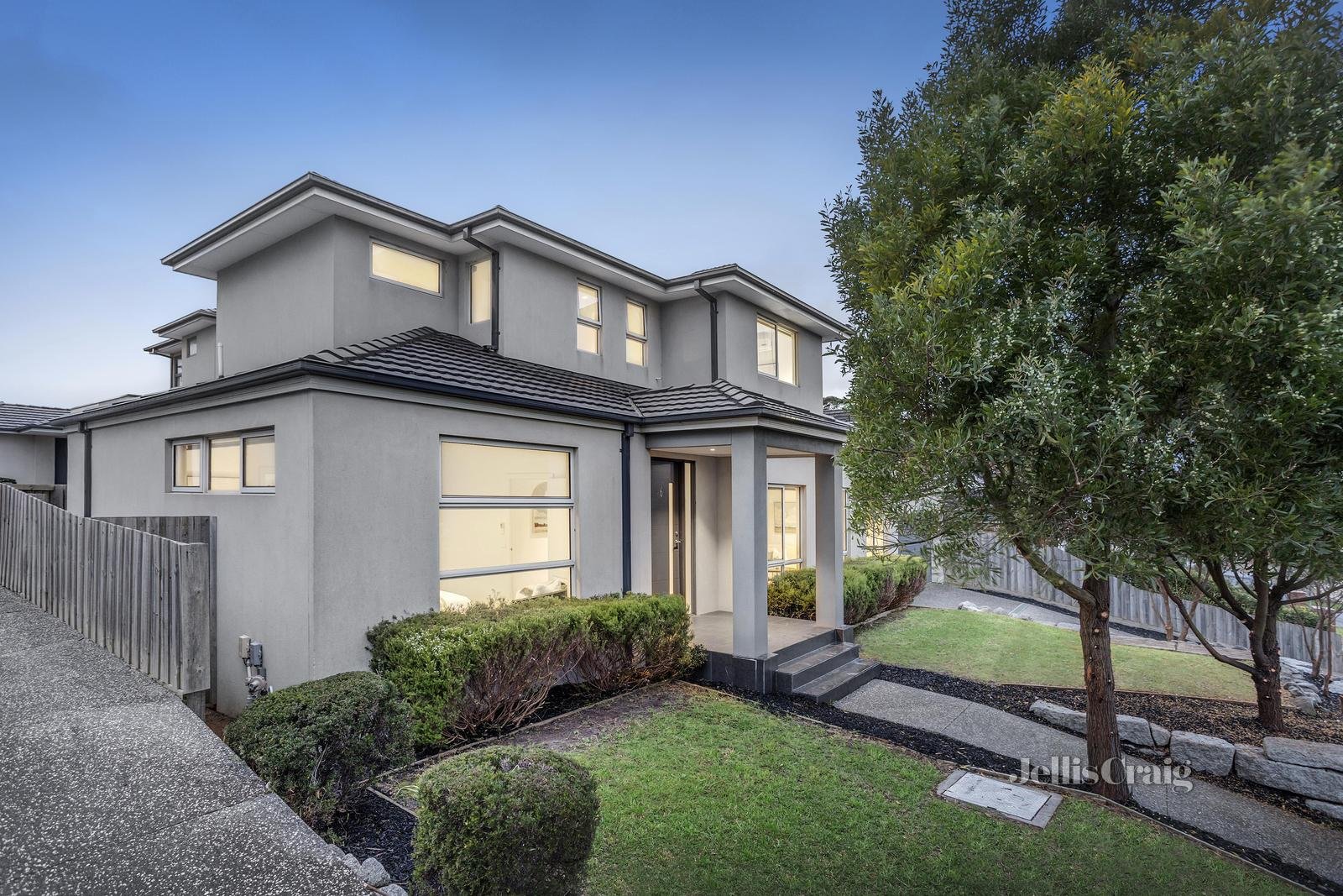 6/11 Cherry Grove, Donvale image 3