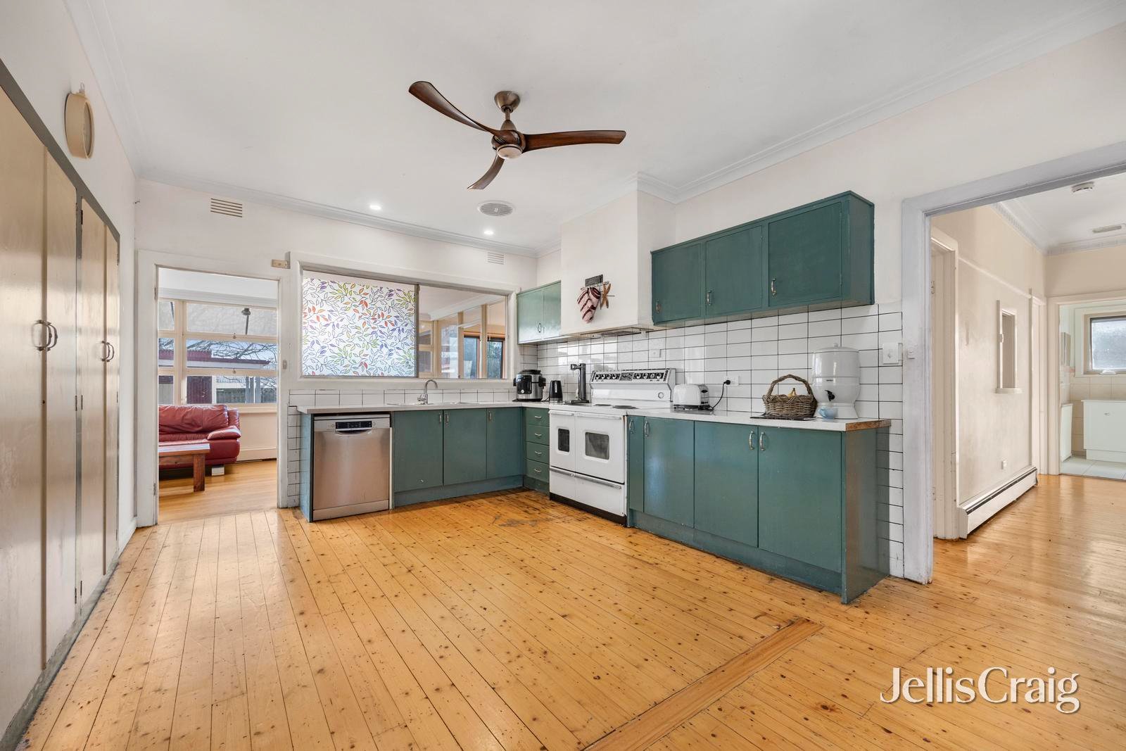 611 Doveton Street North, Soldiers&nbsp;Hill image 5