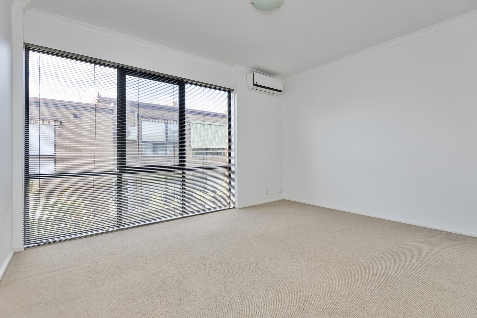 6/11 Grandview Avenue, Maribyrnong image 3
