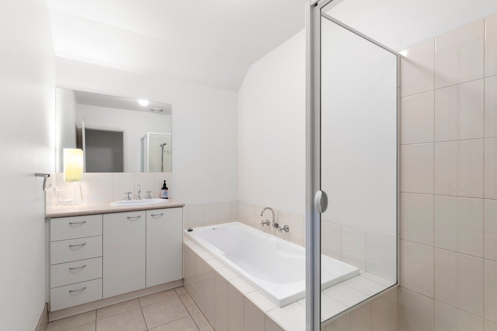 6/11 William Road, Croydon image 7