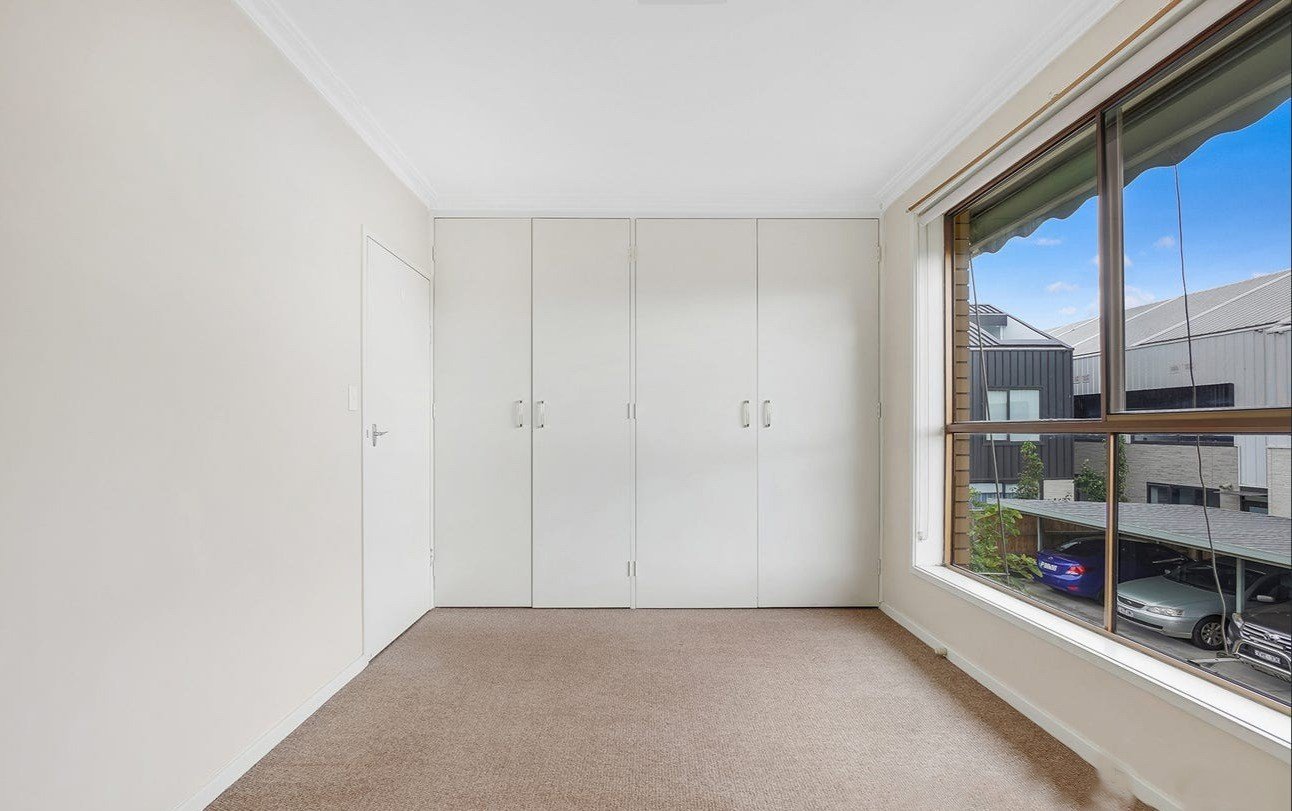 6/114 Glass Street, Essendon image 4