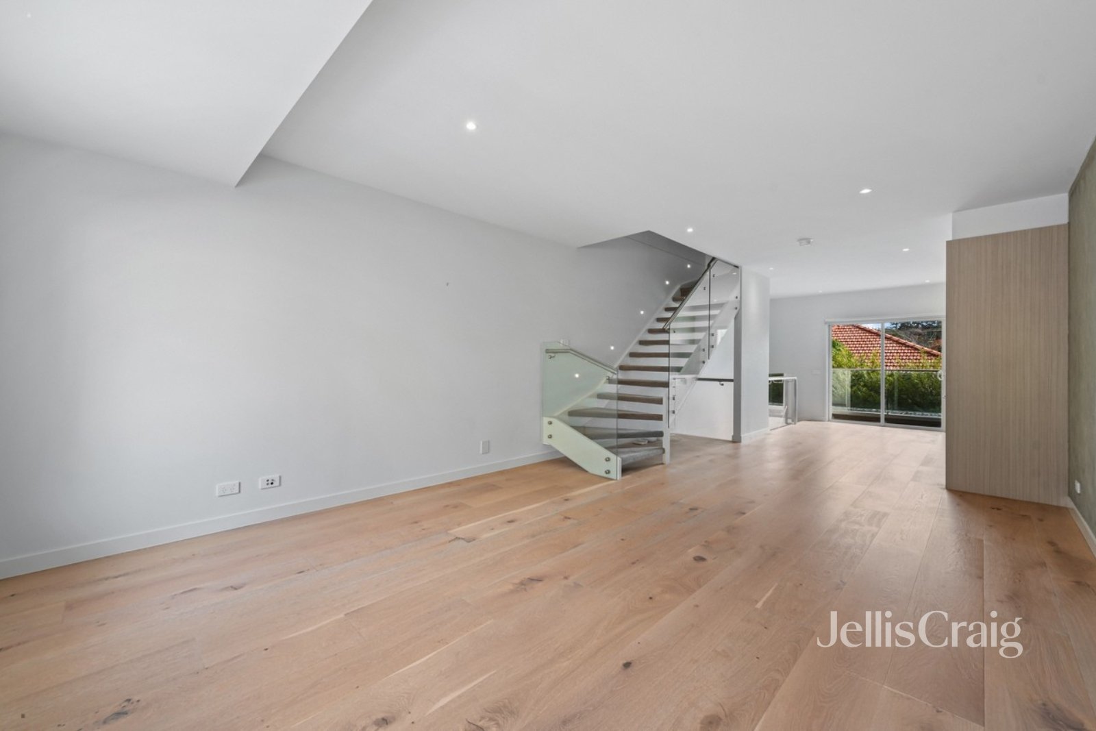6/114 Maltravers Road, Eaglemont image 3