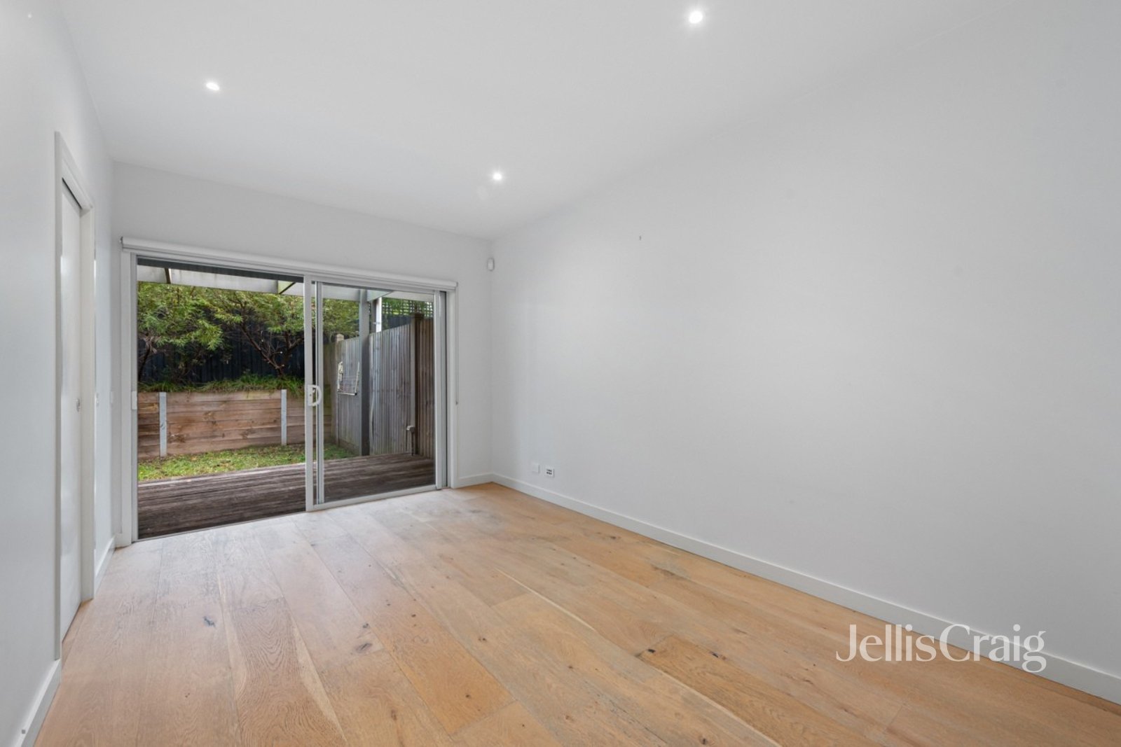 6/114 Maltravers Road, Eaglemont image 5