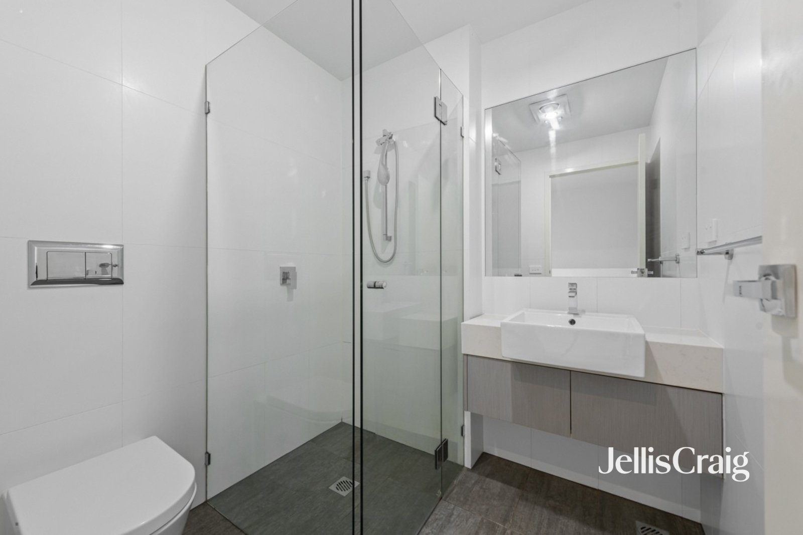 6/114 Maltravers Road, Eaglemont image 7