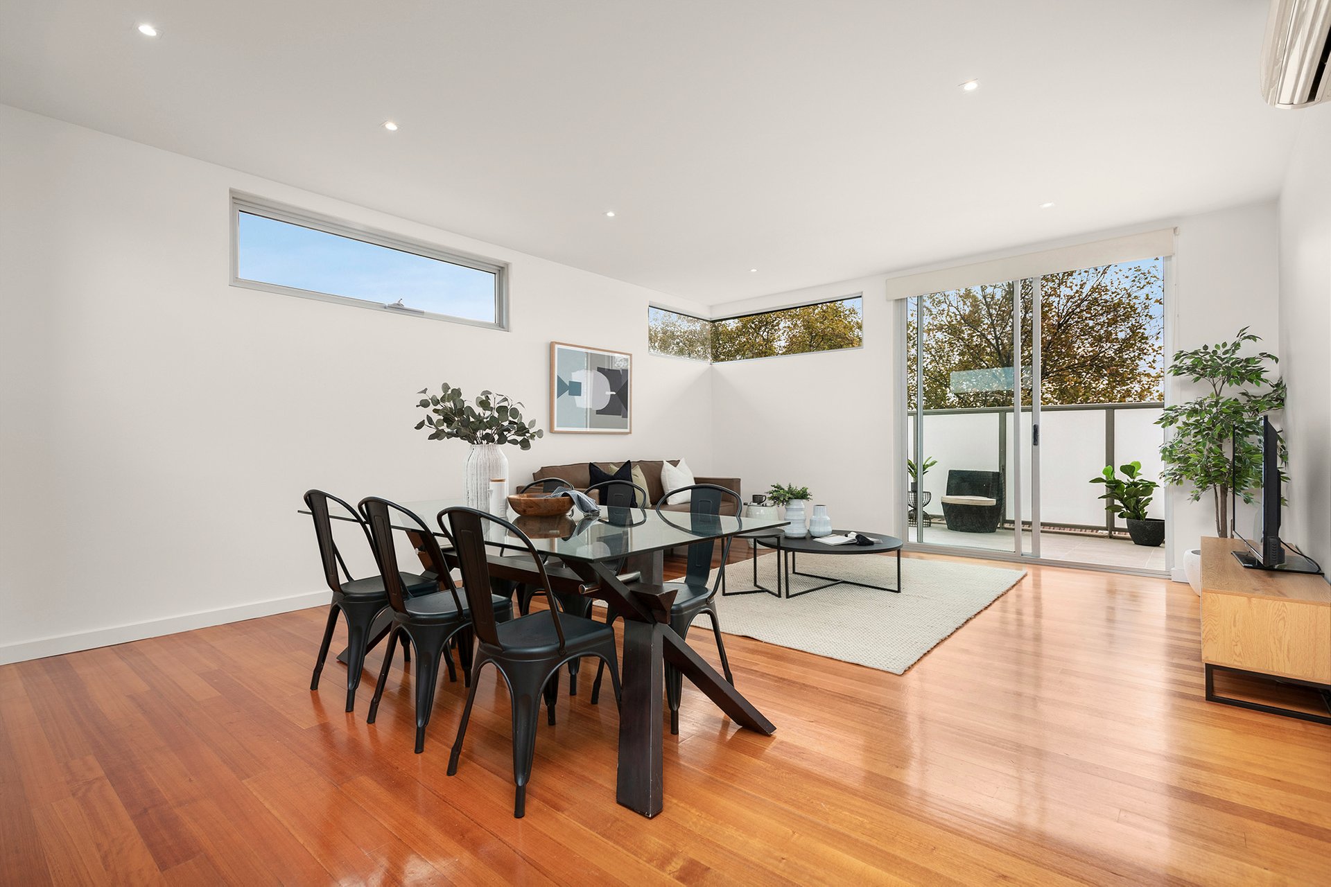 Property Gallery Thumbnail 8
