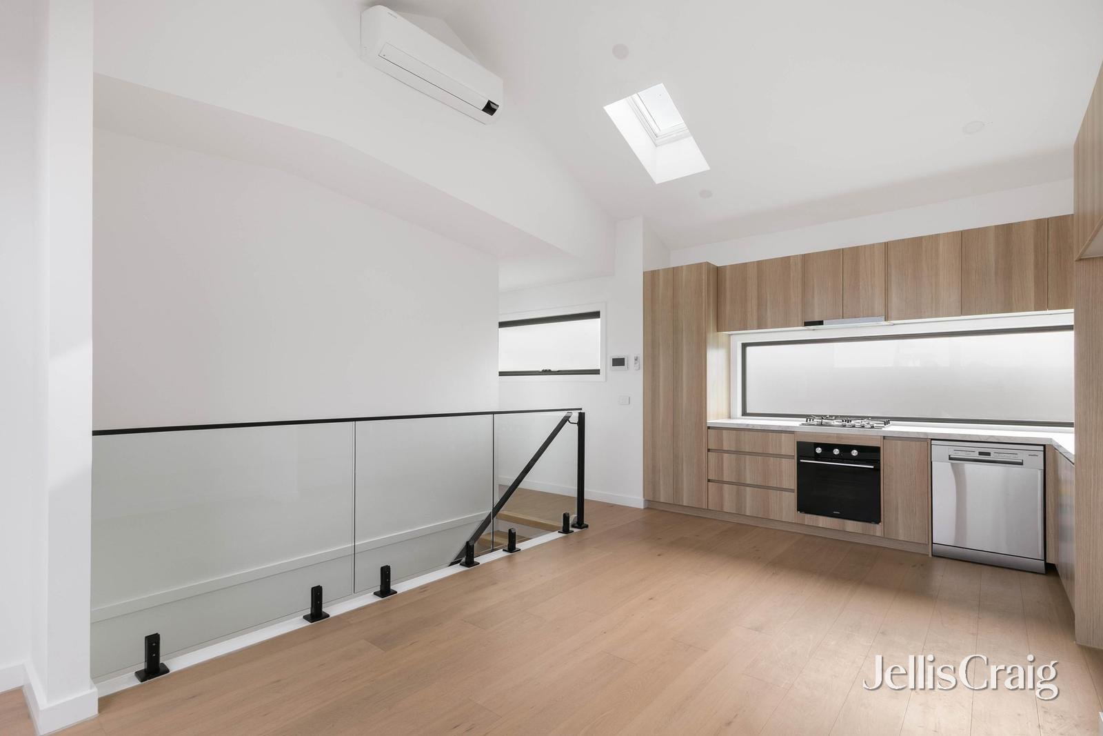 6/117 Blackshaws Road, Newport image 2