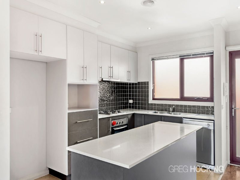 6/11D Murray Street, Yarraville image 3