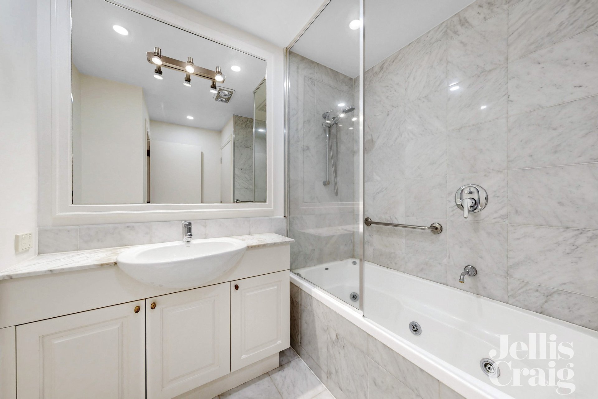 6/12 Copelen Street, South Yarra image 7