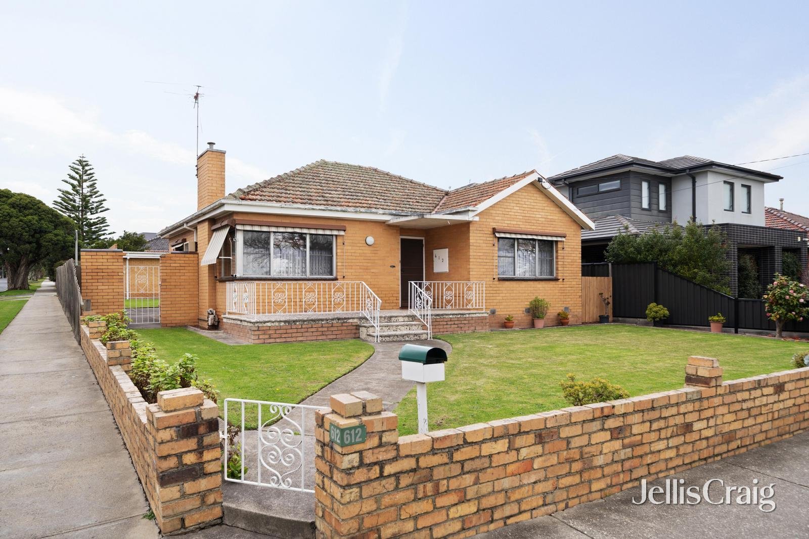 612 Gilbert Road, Reservoir image 1