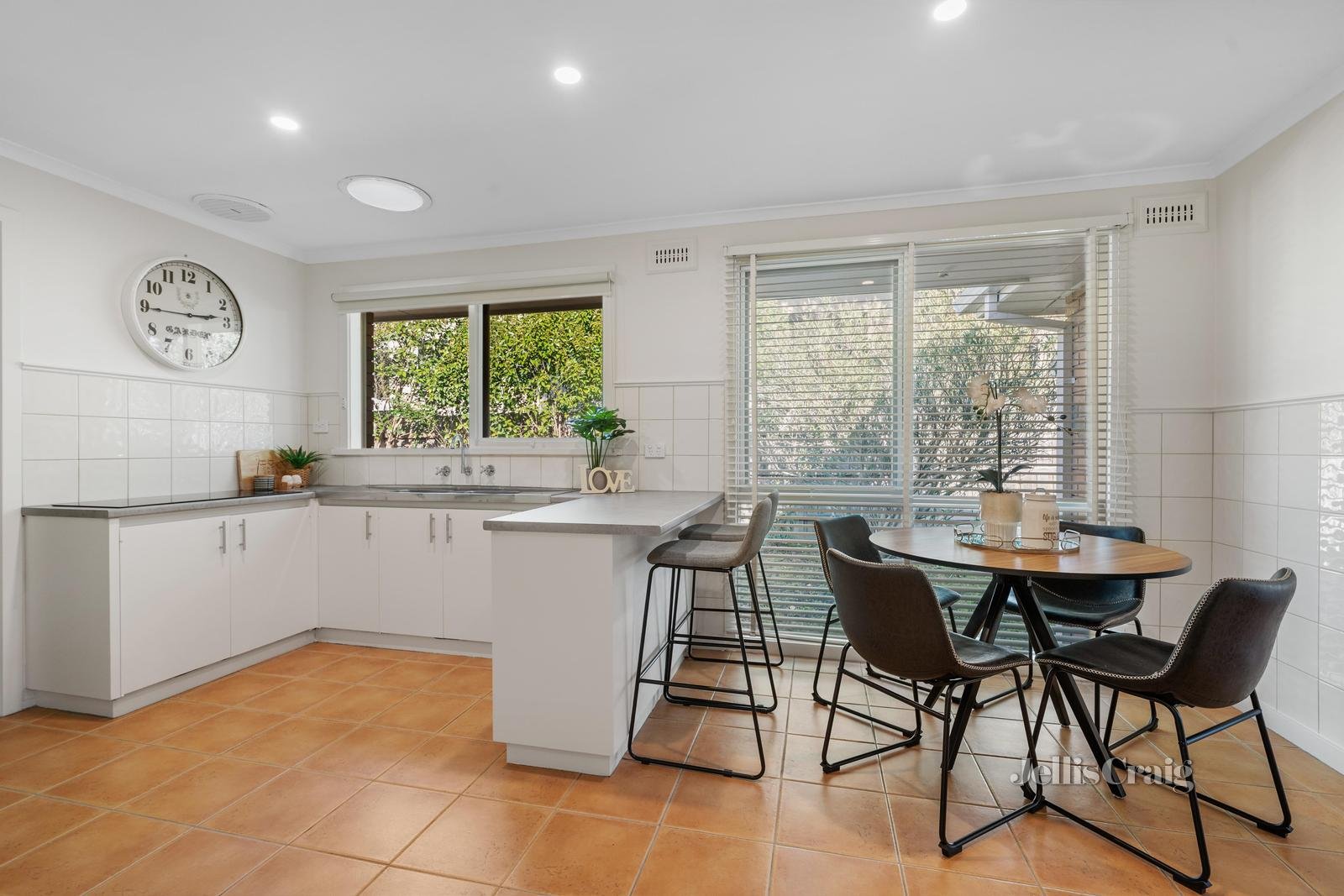 6/12 Harrison Street, Mitcham image 4