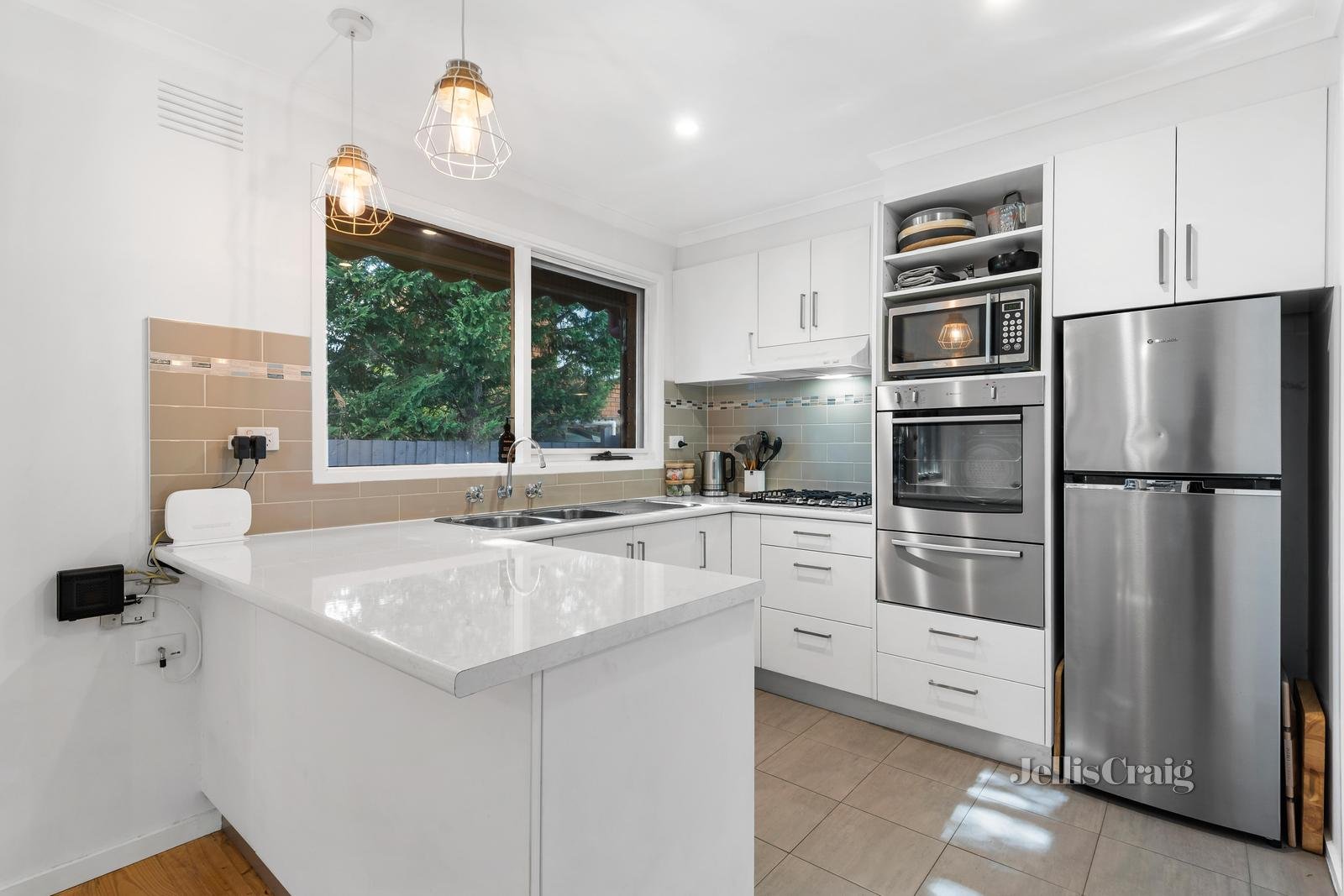 6/12 Hume Street, Greensborough image 4