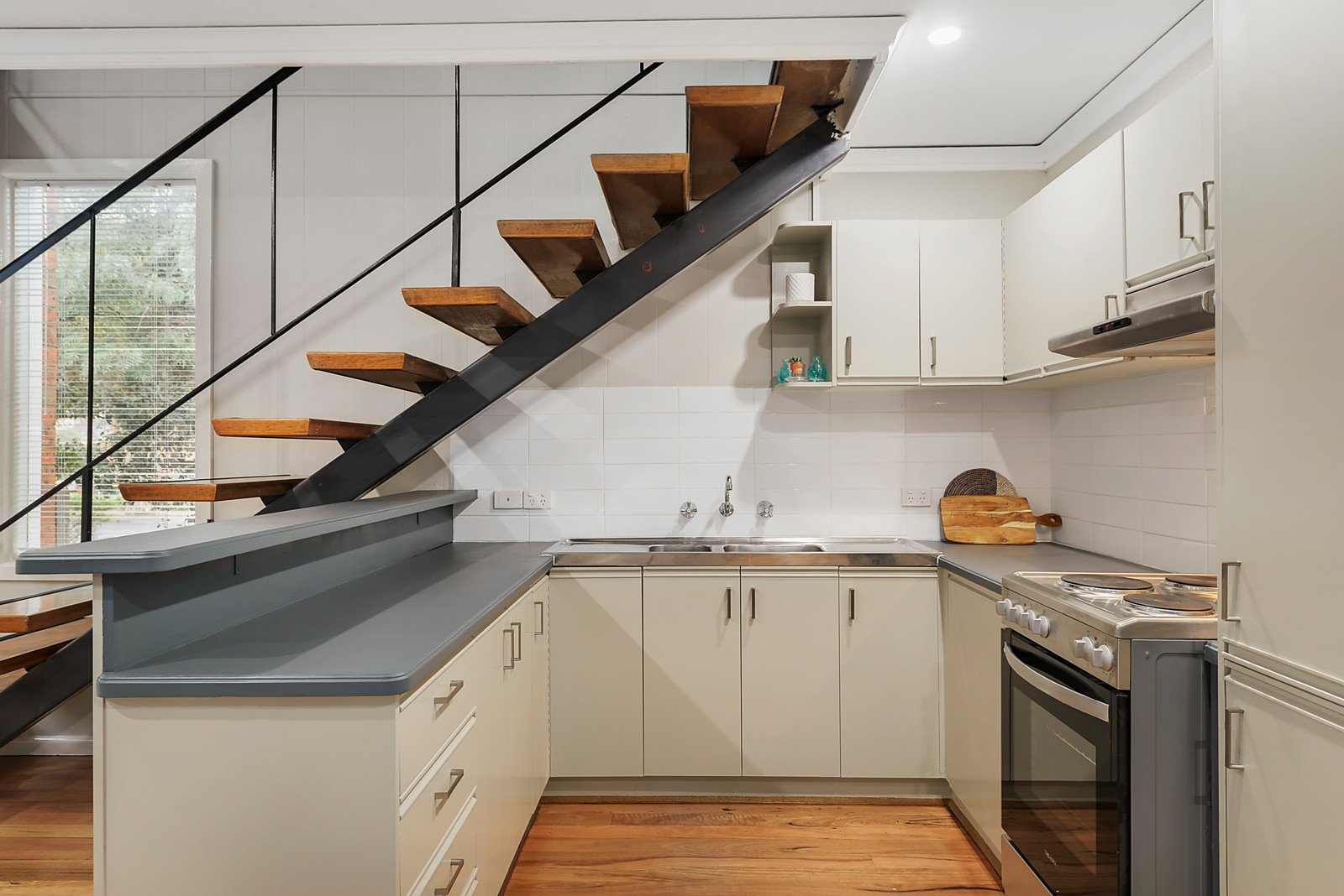 6/12 Oxford Street, Box Hill image 2