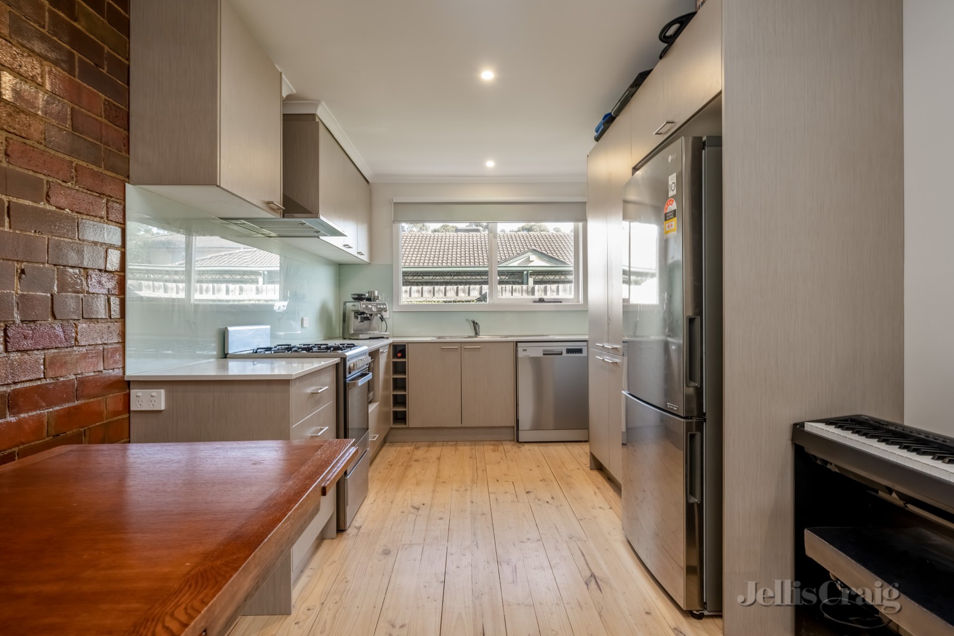 6/12 Pascoe Street, Pascoe Vale image 2