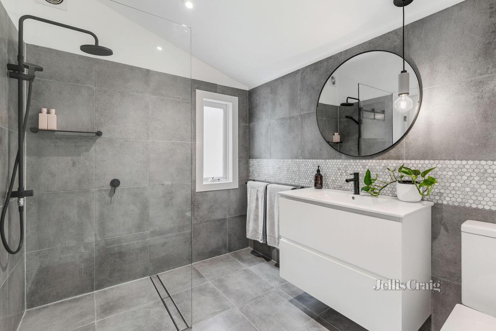 6/12 Sherwood Avenue, Ringwood East image 7