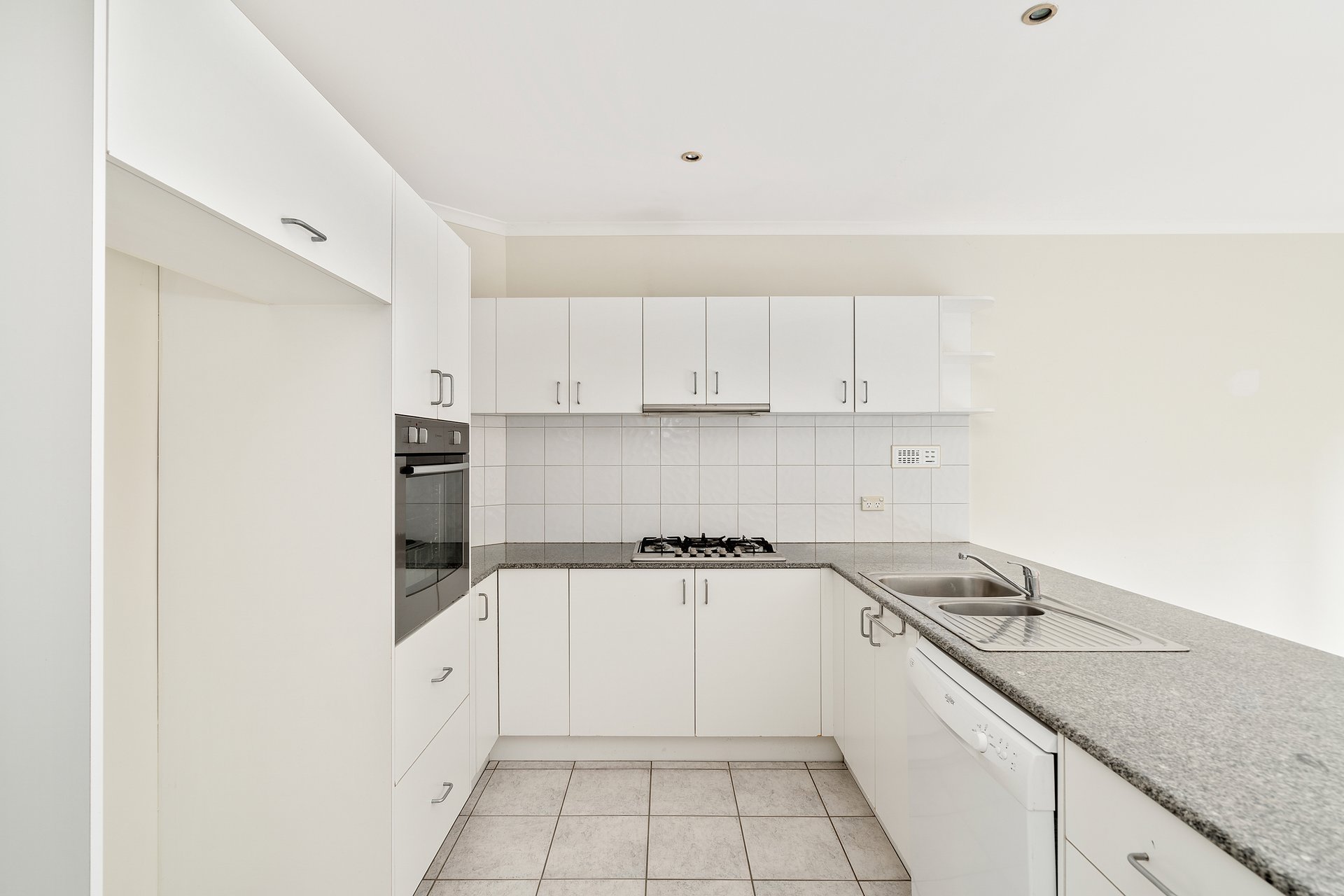 6/1203 Burke Road, Kew image 3