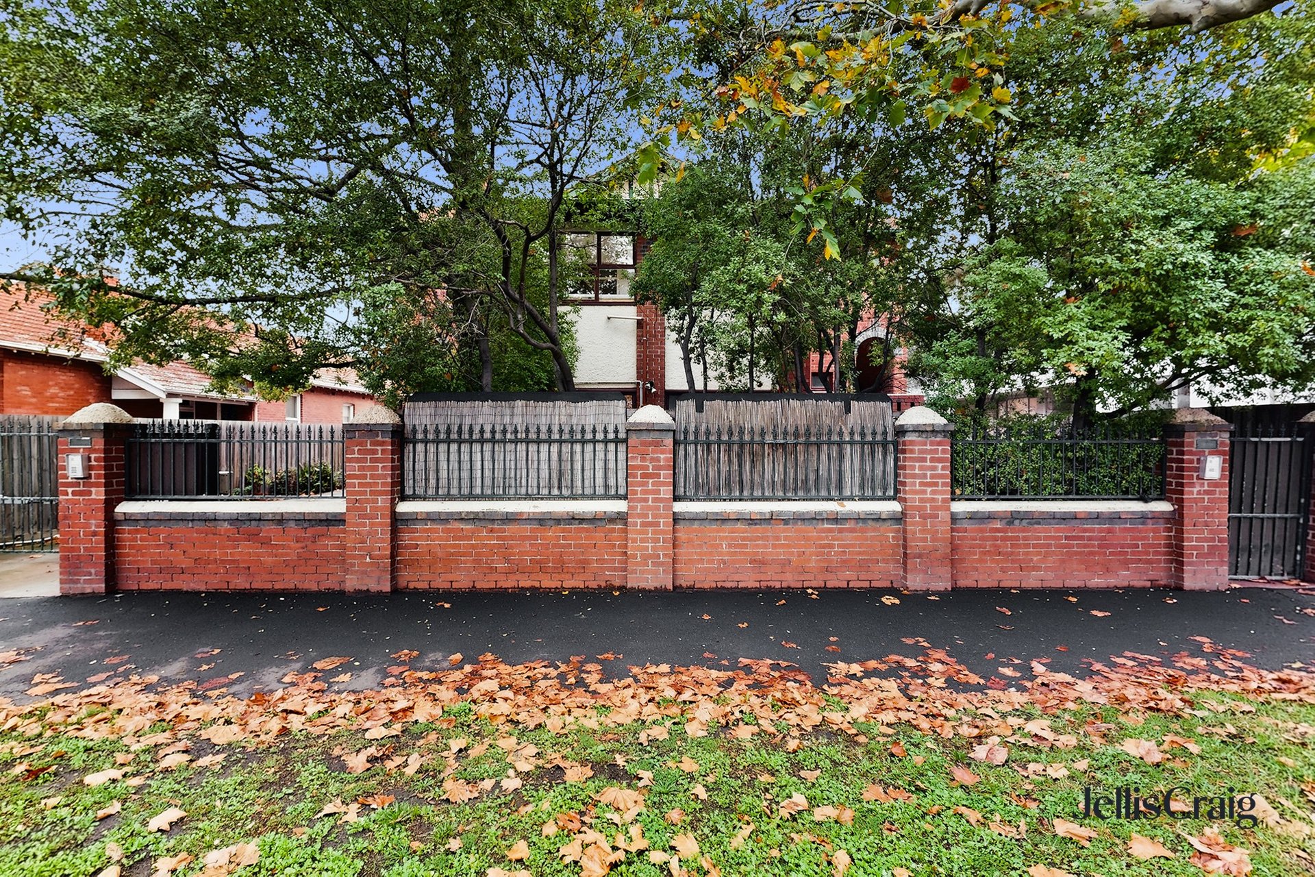 6/121 Brighton Road, Elwood image 1