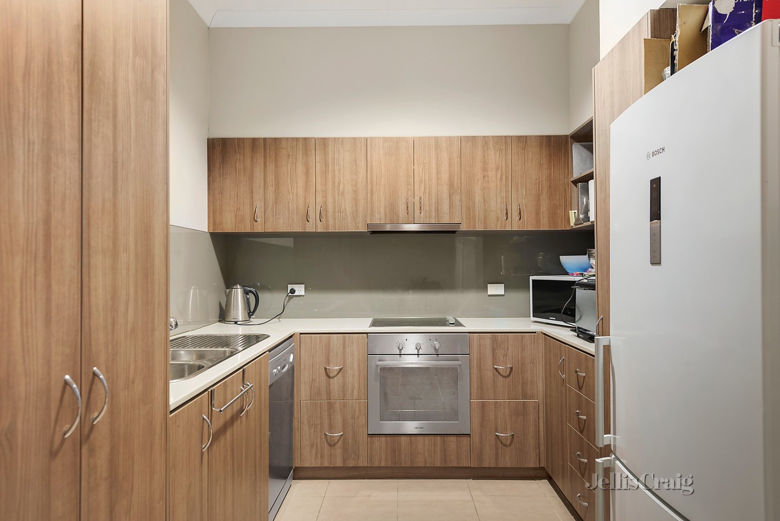 6/123 Main Road, Lower Plenty image 3