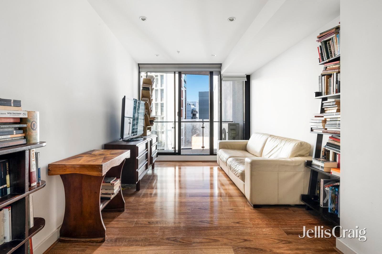 612/338 Kings Way, South Melbourne image 2