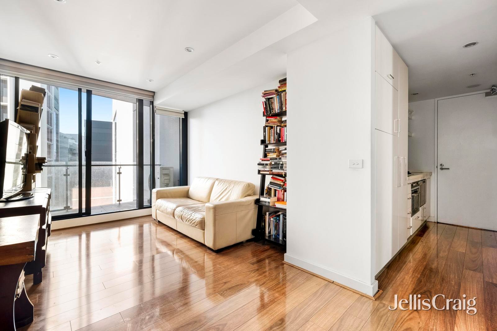 612/338 Kings Way, South Melbourne image 3