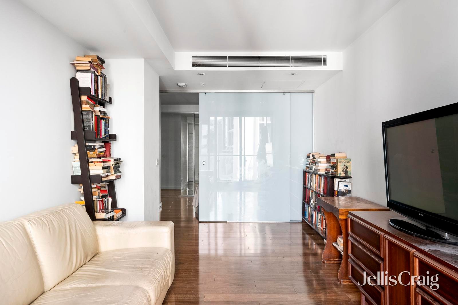 612/338 Kings Way, South Melbourne image 4