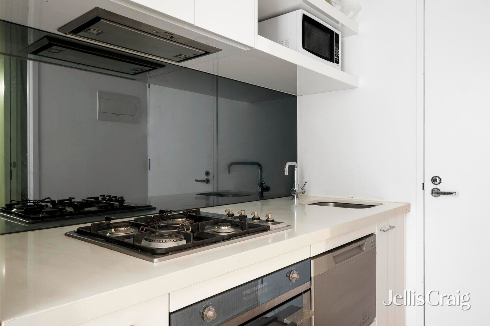 612/338 Kings Way, South Melbourne image 5