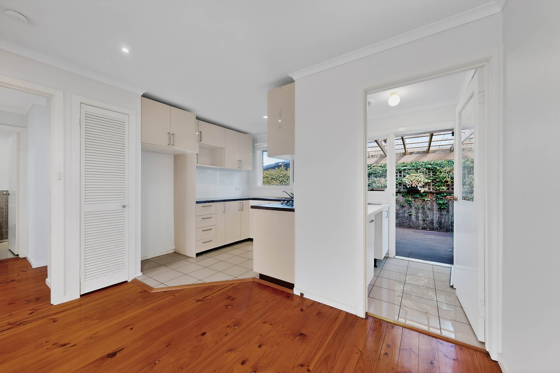 6/13-15 Barcelona Street, Box&nbsp;Hill image 4