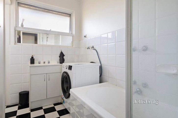 6/13 Emily Street, Carnegie image 6