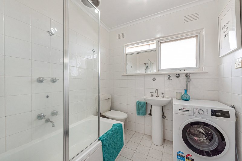 6/13 Wattle Avenue, Glen Huntly image 4