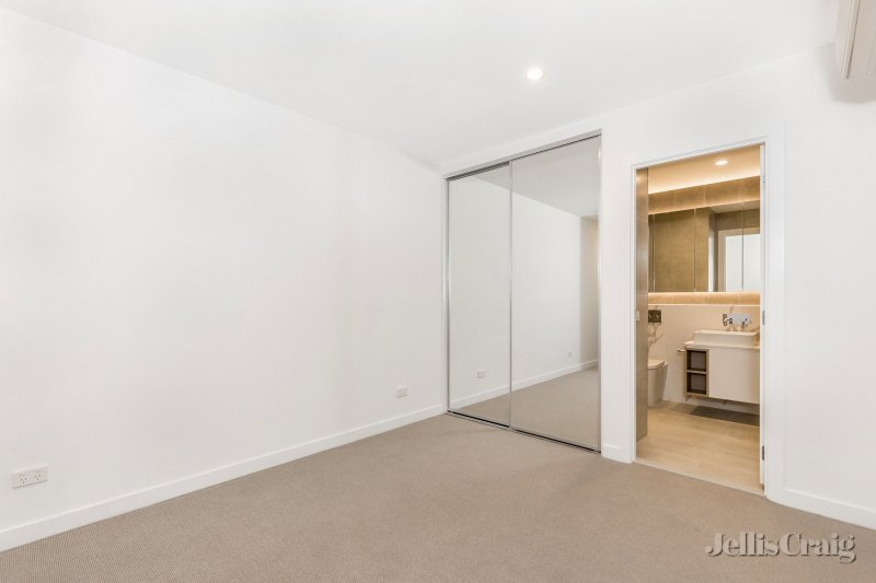 613/1060 Dandenong Road, Carnegie image 3