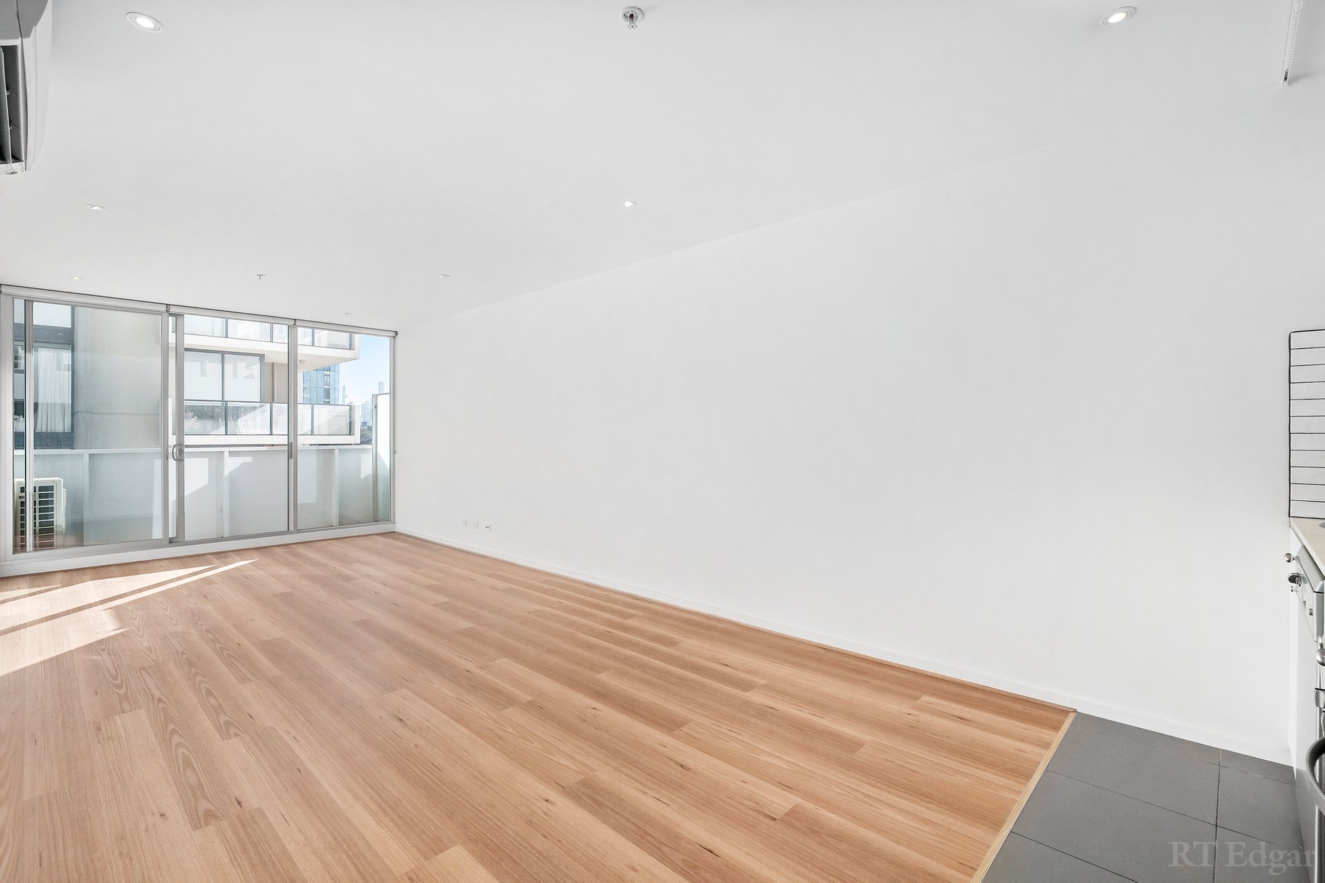 Property Gallery Thumbnail 2