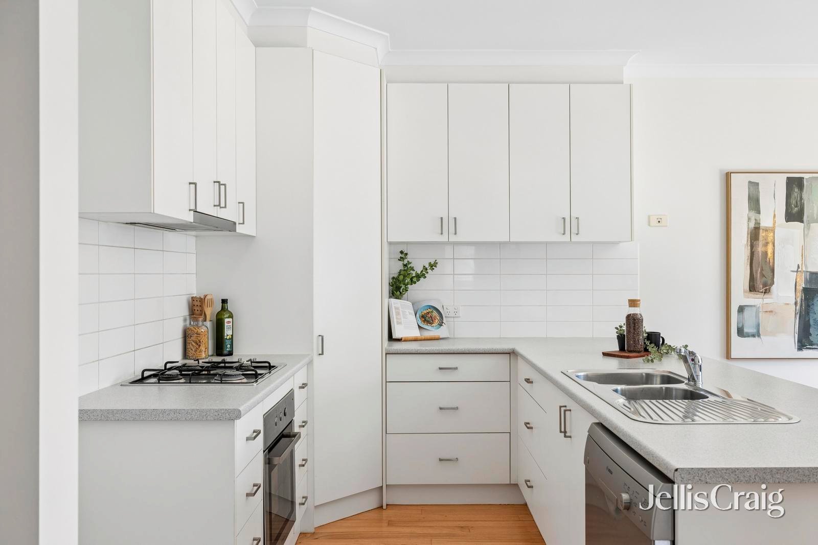 6/14 Corinella Road, Woodend image 5