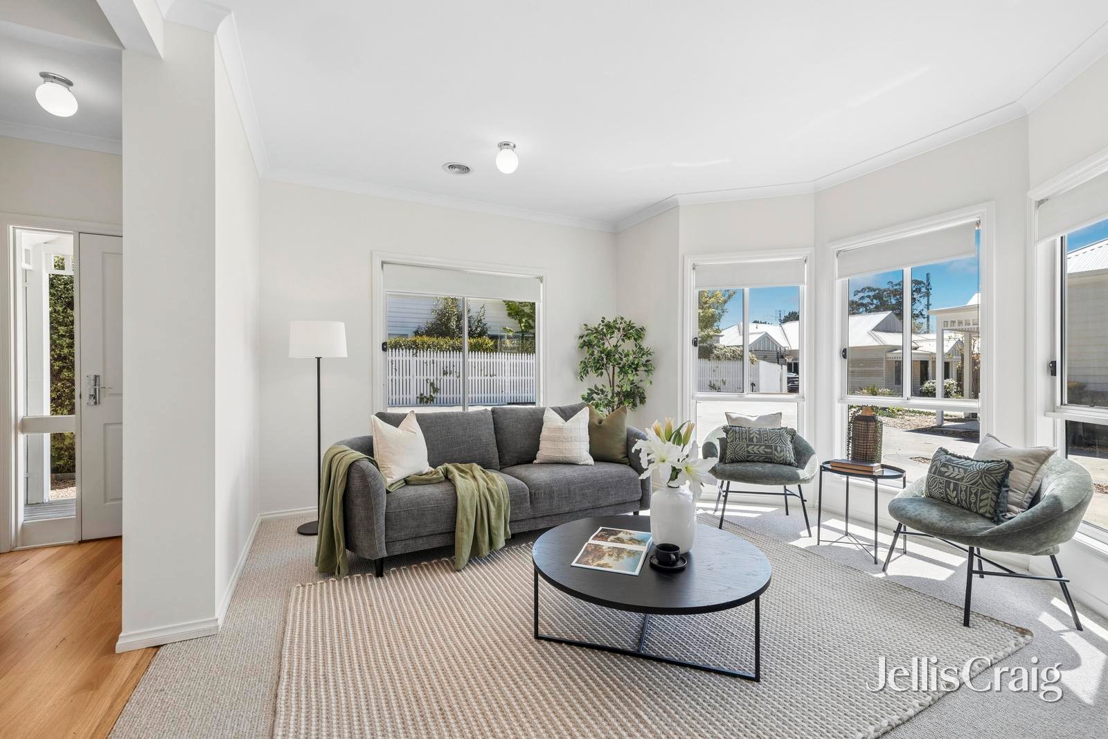 6/14 Corinella Road, Woodend image 8