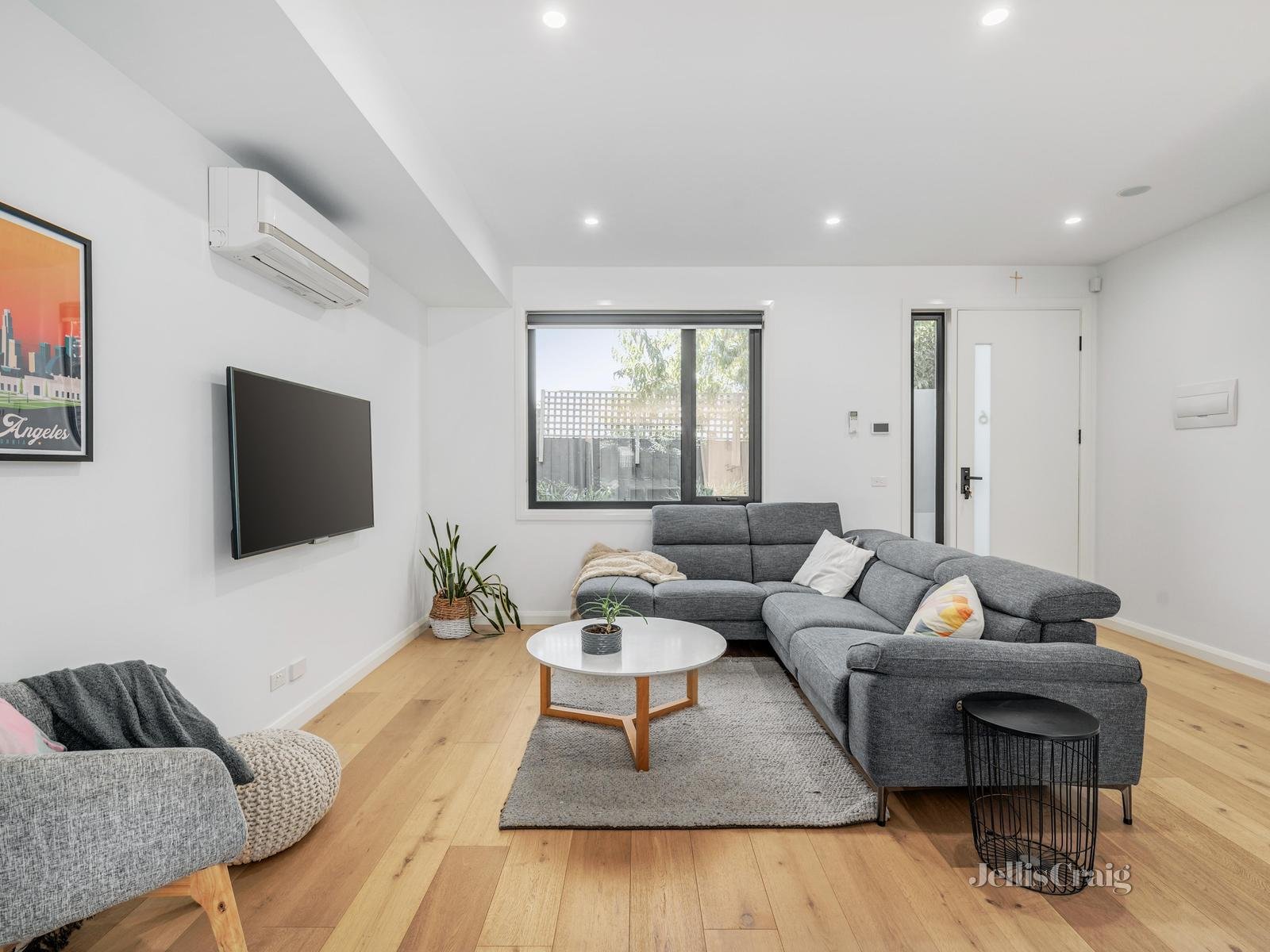 6/14 Frederick Street, Doncaster image 2